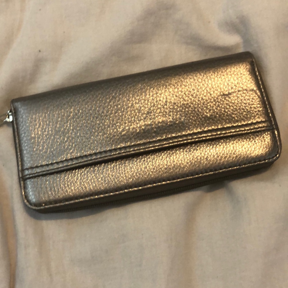🎉 Michael Kors metallic grey/silver wallet - Picture 3 of 4
